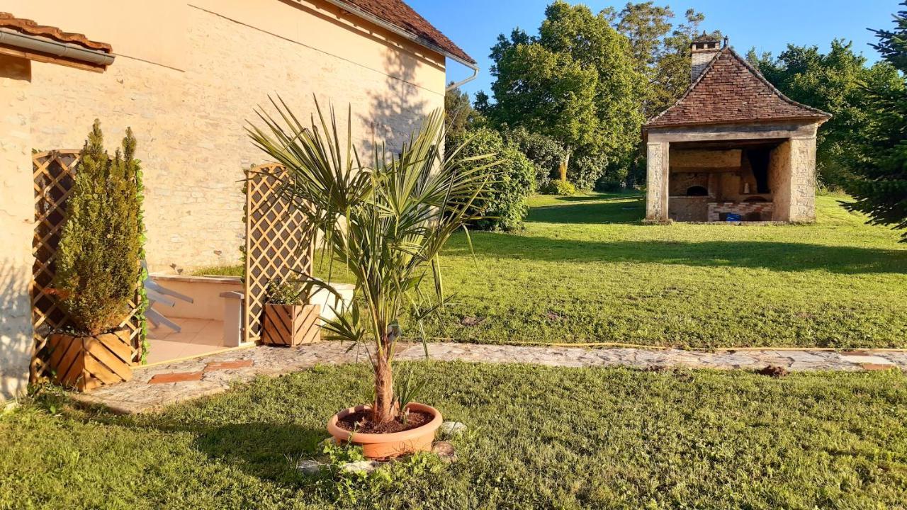 Gites Le Clos De Lamie Avec 2 Piscines Privees Fossemagne Exterior photo
