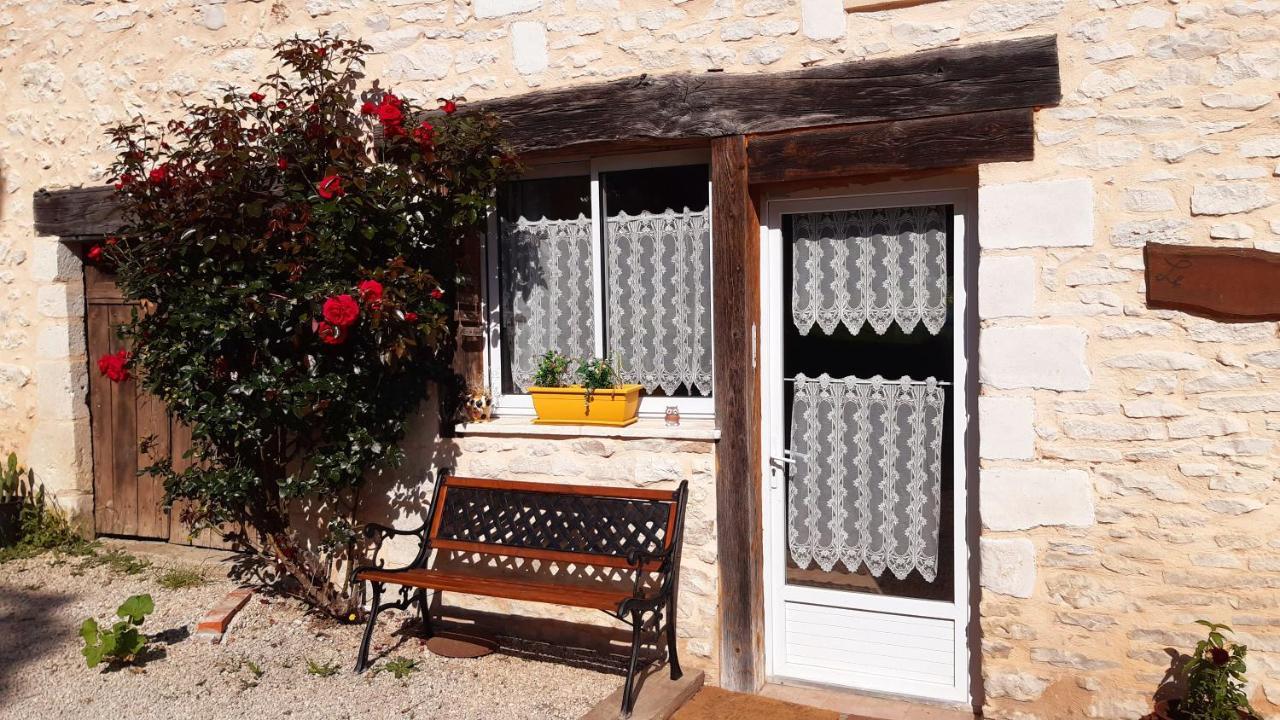 Gites Le Clos De Lamie Avec 2 Piscines Privees Fossemagne Exterior photo
